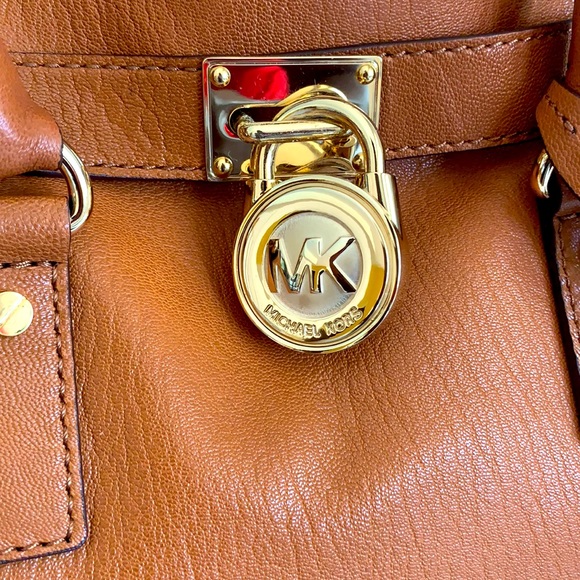 SOLD!!!🔥🔥Michael Kors🔥🔥 Handbag - Picture 3 of 5